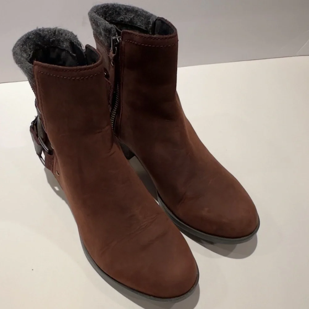 Sorel Women's Lolla Chestnut/ Rusty Red Nubuck Leather Ankle Booties - Picture 5 of 10